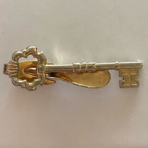Vintage Hickok Antique Skeleton Key Tie Clip Gold Tone victorian Steam punk